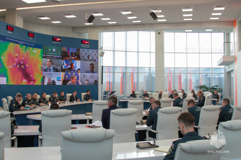 В МЧС России на особом контроле сезонные происшествия