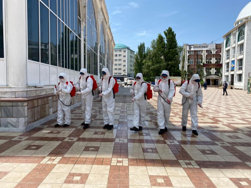 Личный состав Ногинского спасательного центра приступил к дезинфекции объектов в Республике Дагестан