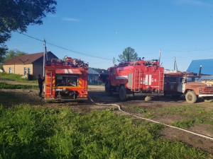 В Новосибирской области устанавливают причины двух ночных пожаров (фото)