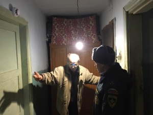 В Новосибирской области пожарный извещатель спас инвалида