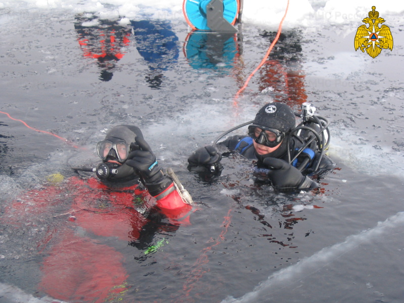 Водолазы МЧС России отмечают профессиональный праздник