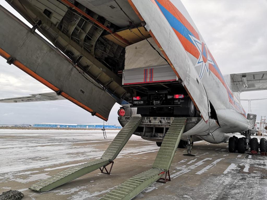 Пиротехники МЧС России направлены в Республику Азербайджан с гуманитарной миссией