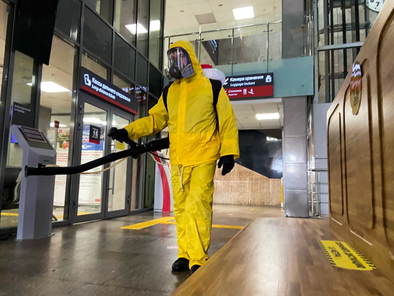 Подразделения ведомственного Центра «Лидер» провели дезинфекцию Ленинградского вокзала в  Москве