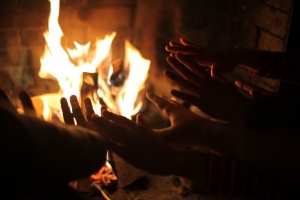 Осторожно - ожог! Спасатели предостерегают новосибирцев от опасных действий с огнем