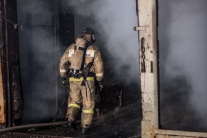 В Новосибирске из-за курильщиков начали гореть мусоропроводы