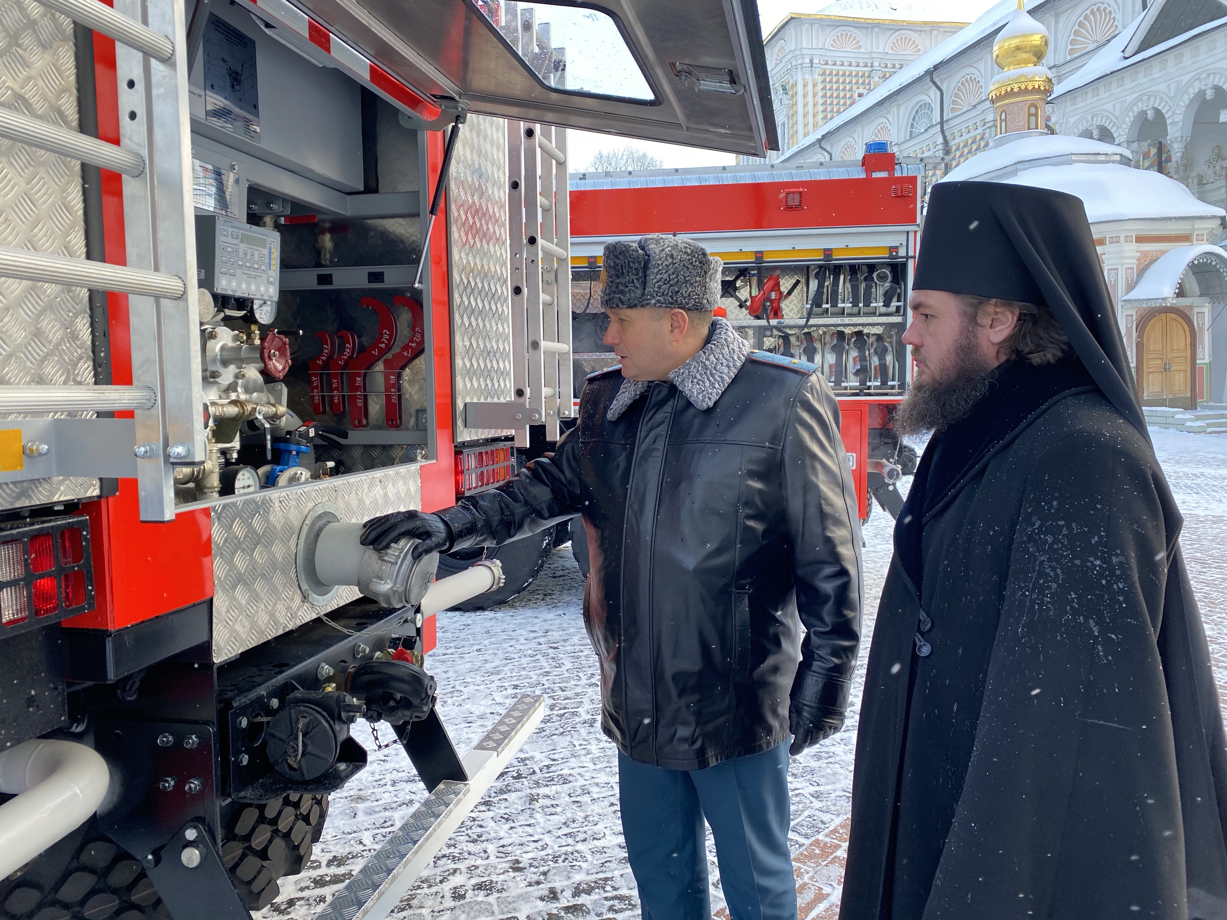 На вооружение огнеборцев специальной пожарной охраны поступила новая пожарная техника