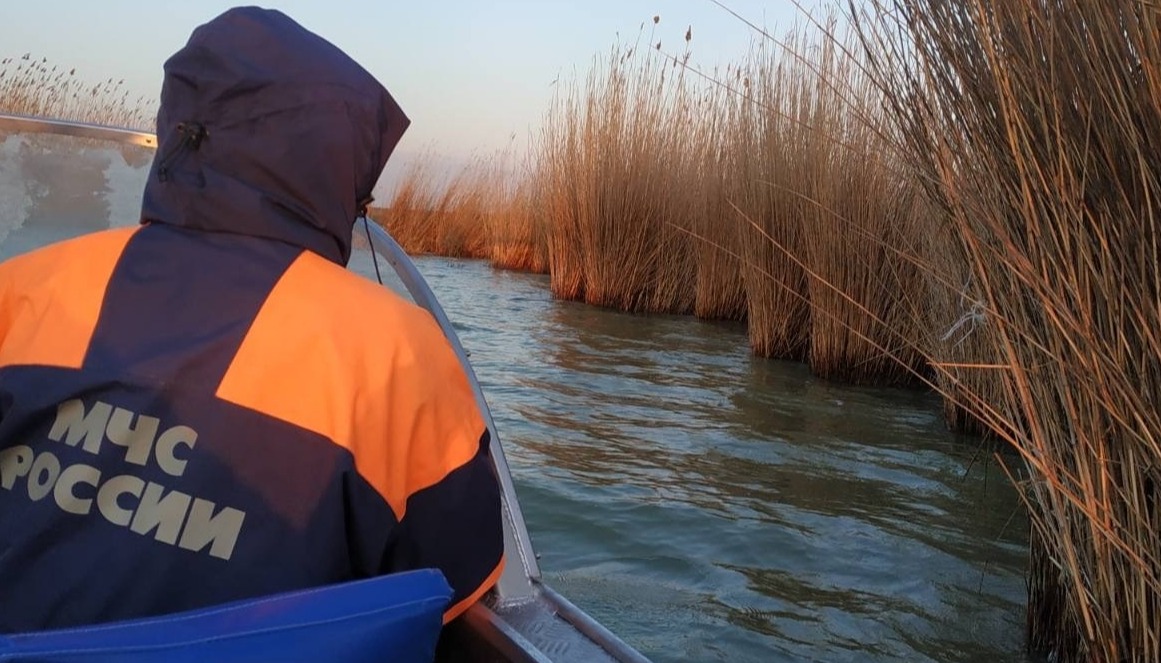 Инспекторы ГИМС проводят рейды по водоемам России
