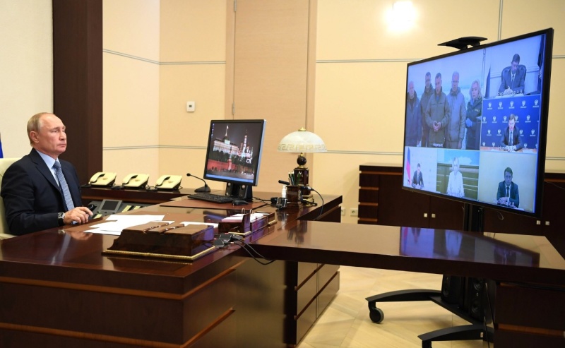 Евгений Зиничев доложил Владимиру Путину о завершении второго этапа мероприятий по ликвидации ЧС в Норильске