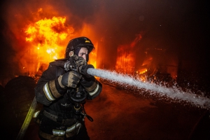 Как правильно вести себя при пожаре