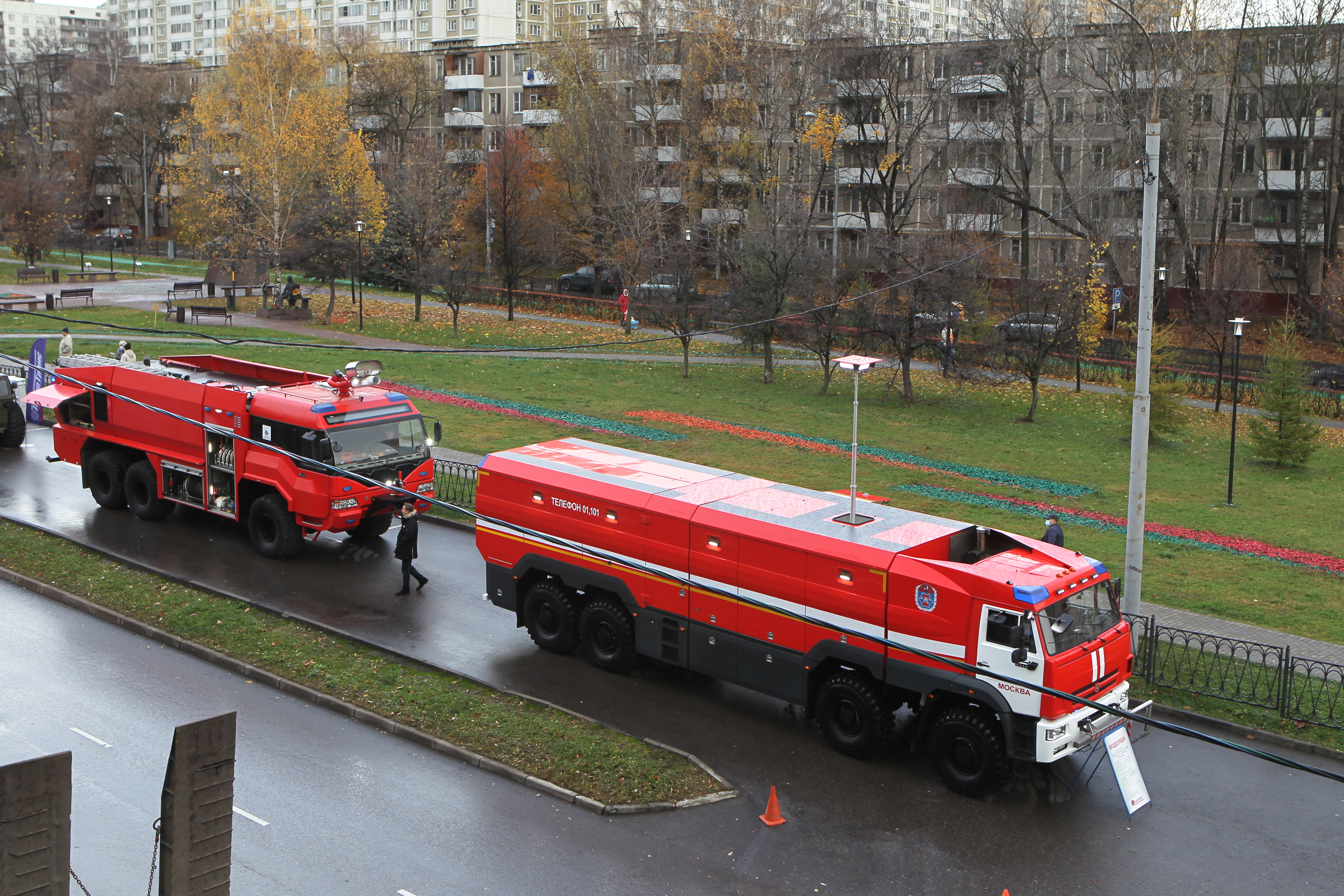 В Москве прошла выставка новых образцов пожарно-спасательной техники