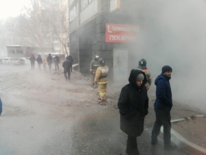 Спасатели эвакуировали 15 человек, отрезанных потоком воды