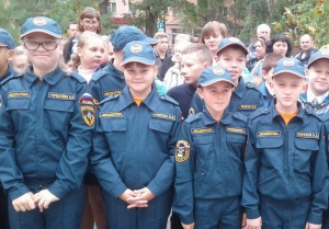 Были школьниками - стали кадетами: 32 ученика надели форму МЧС России