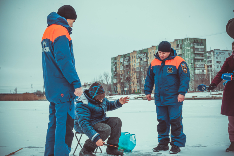 МЧС России предупреждает об опасности выхода на замерзшие водоемы