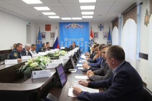 Правительство Новосибирской области высоко оценило реагирование экстренных служб на ликвидации последствий обрушения стены насосной станции (фото)