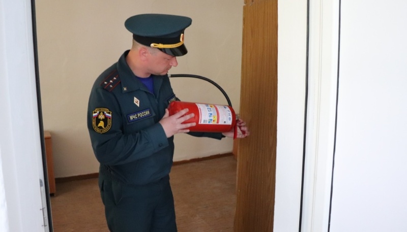 МЧС России контролирует безопасность более 37 тысяч лагерей детского отдыха