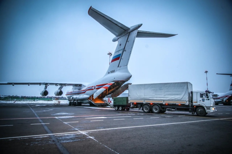 Два борта МЧС России доставят в Приморский край гуманитарную помощь