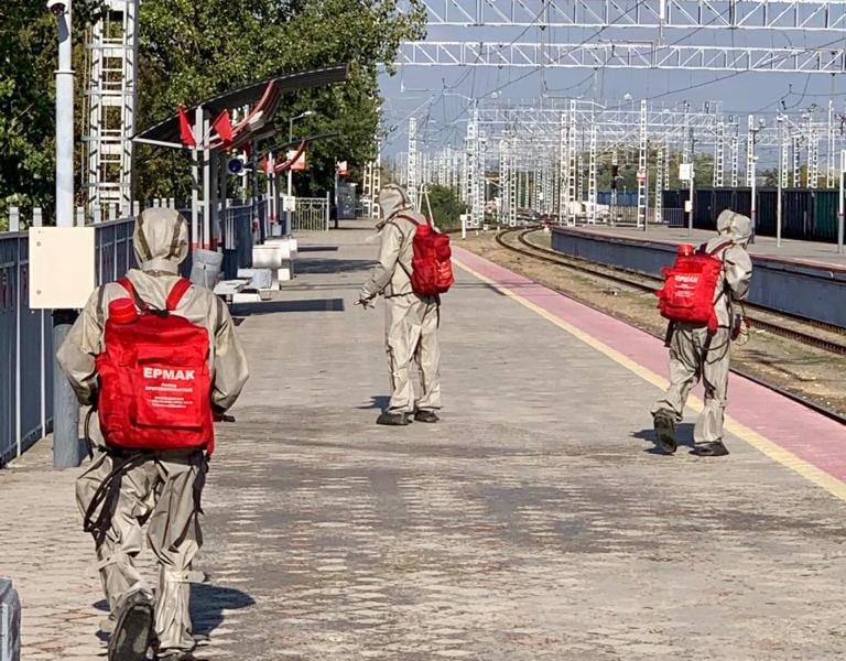 Подразделения МЧС России продолжают проведение санитарной обработки социально-значимых объектов в регионах Российской Федерации