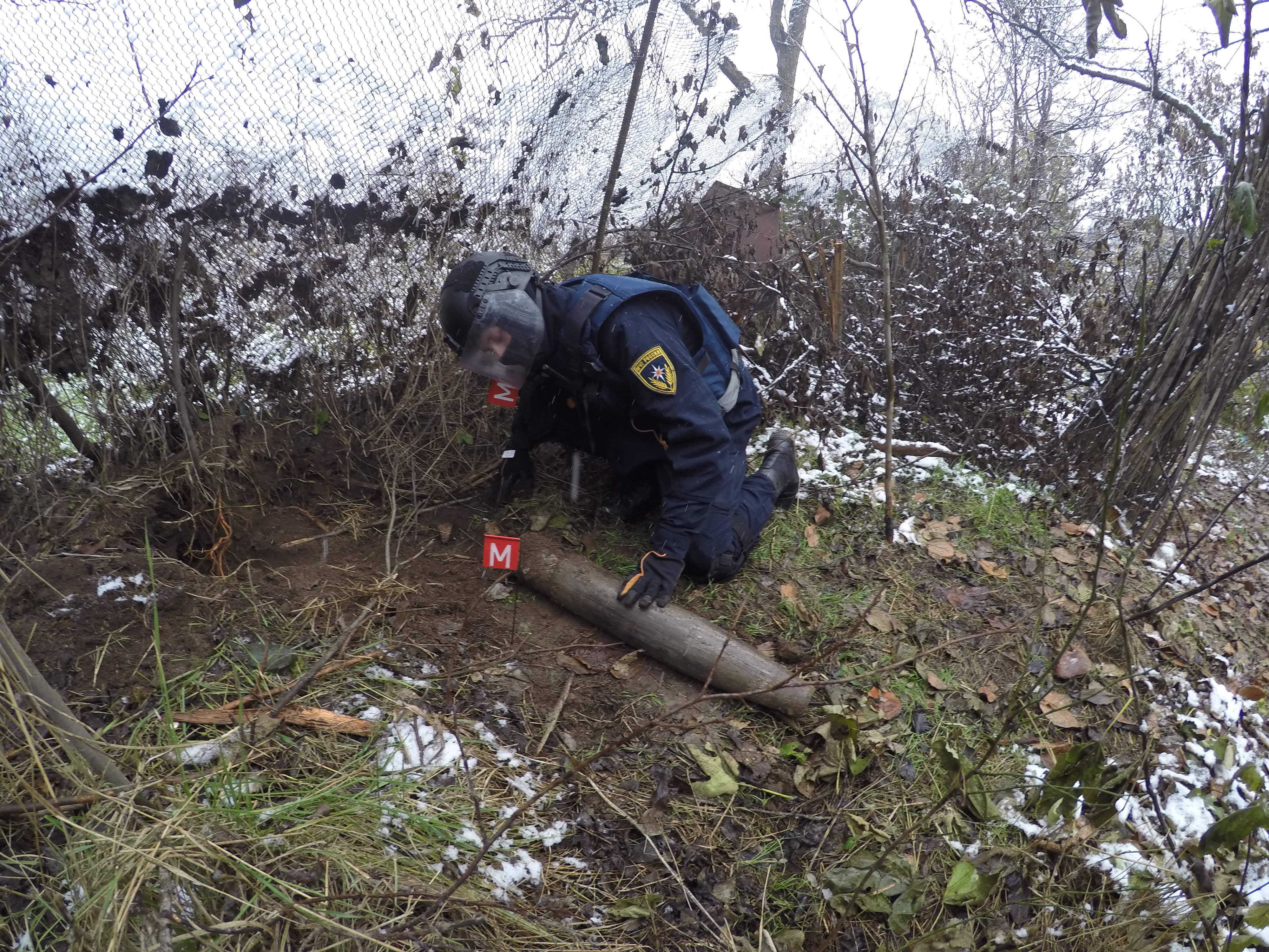 Пиротехники МЧС России разминировали почти 50 га в Нагорном Карабахе