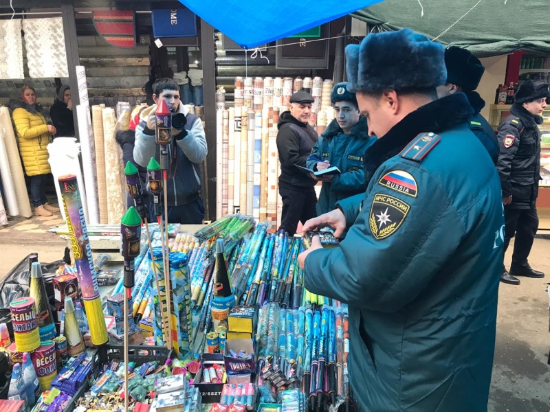 По местам реализации пиротехнической продукции республики проходят рейды инспекторов госпожнадзора