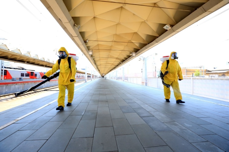 Специалисты Центра «Лидер» провели дезинфекцию Ленинградского вокзала в Москве