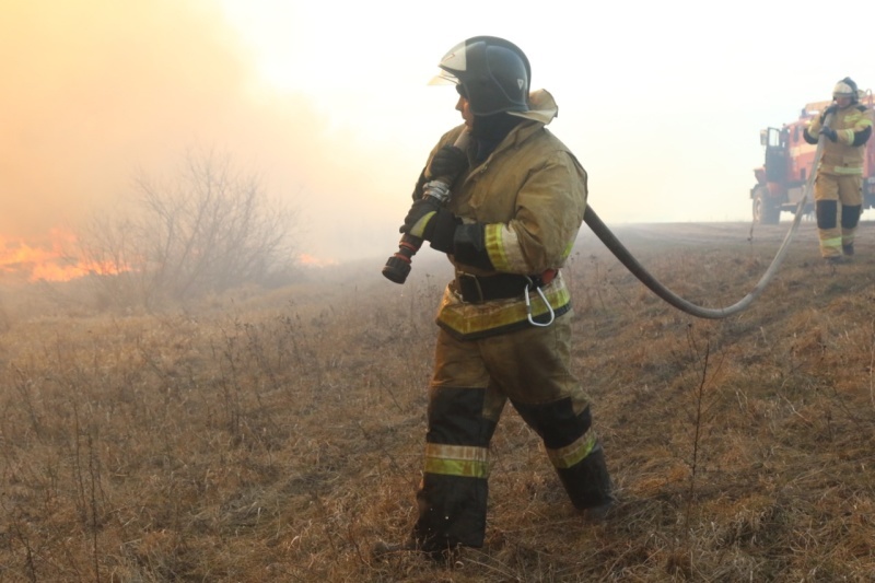 МЧС России: порядка 70 % всех пожаров в стране с начала года произошло на открытых территориях