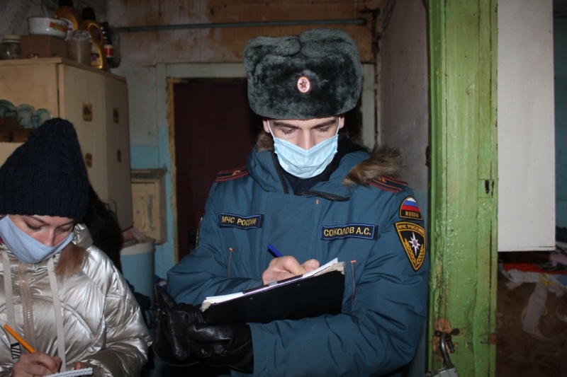 МЧС России проводит профилактические рейды по пожарной безопасности в частном секторе