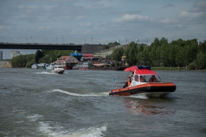 За выходные новосибирские спасатели выезжали пять раз на поиски утонувших и терпящих бедствие на водоемах
