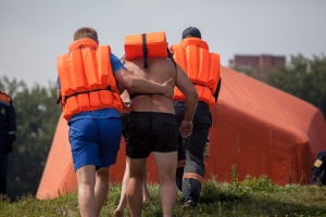 Городские спасатели-матросы и неравнодушные новосибирцы спасли на водах 38 человек