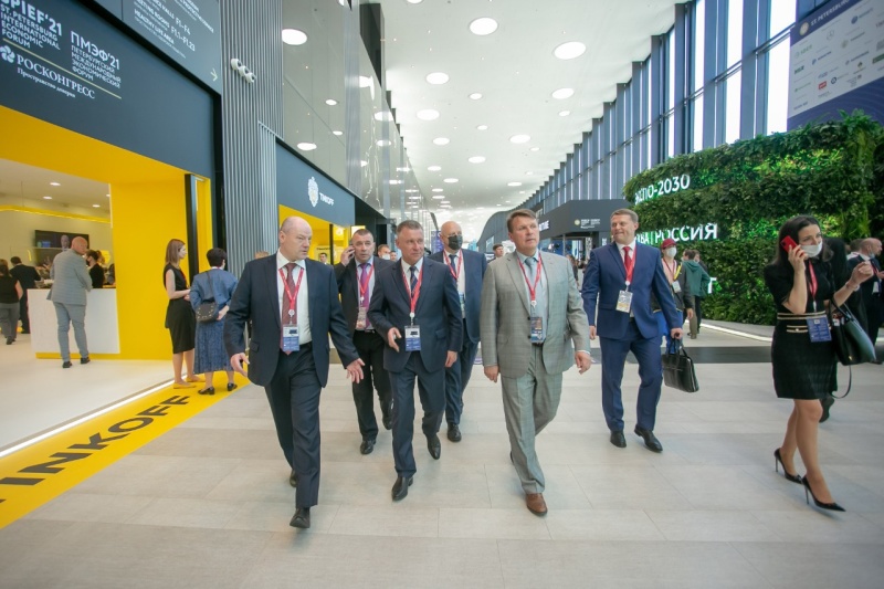 Руководство МЧС России принимает участие в Петербургском международном экономическом форуме