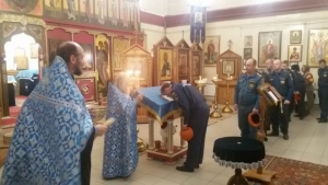 Новосибирские сотрудники МЧС приняли участие в молебене в честь иконы  Богородицы «Неопалимая Купина»