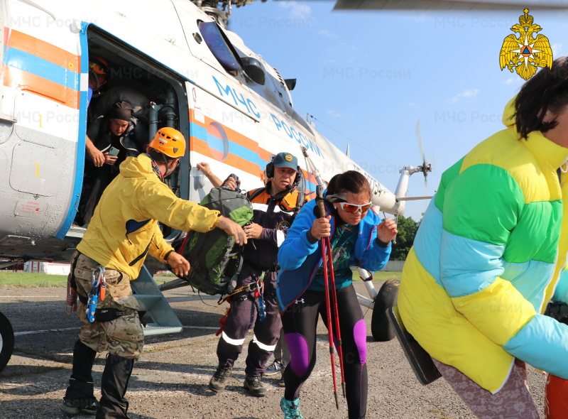 Спасатели Южного отряда МЧС России за прошедшие выходные спасли 3 туристические группы