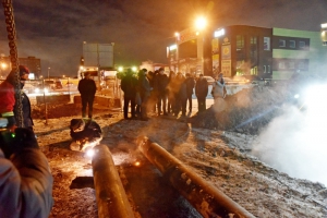 В Северо-Чемском жилмассиве Новосибирска подача тепла восстановлена в 34 зданиях (фото)