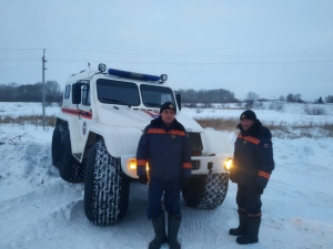 На озере Чаны спасли рыбака из снежного плена