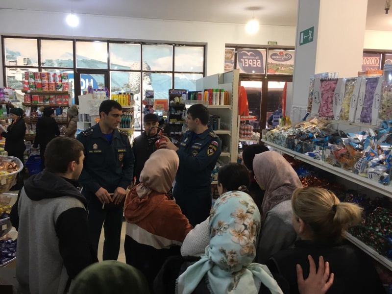 На торговых объектах Кизилюрта проходят профилактические мероприятия