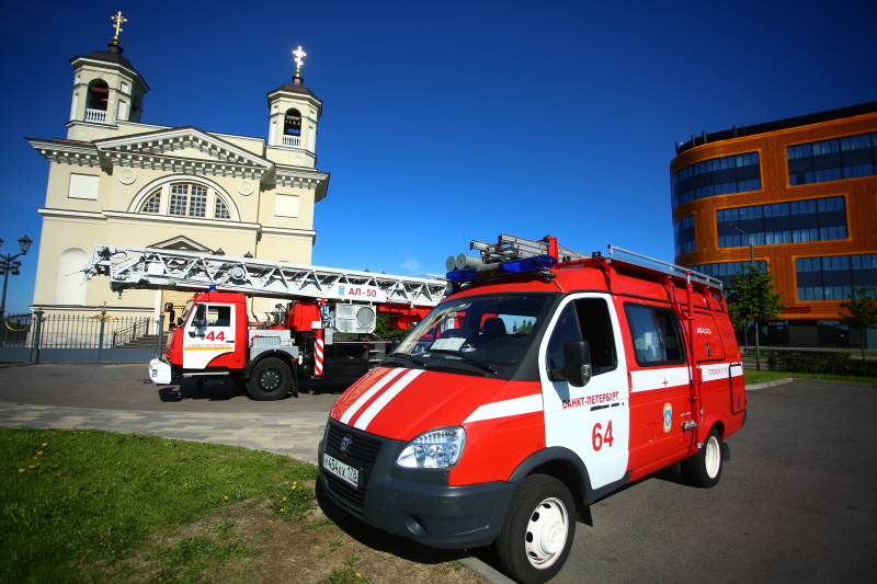 Сотрудники МЧС России обеспечивают безопасность Петербургского международного экономического форума