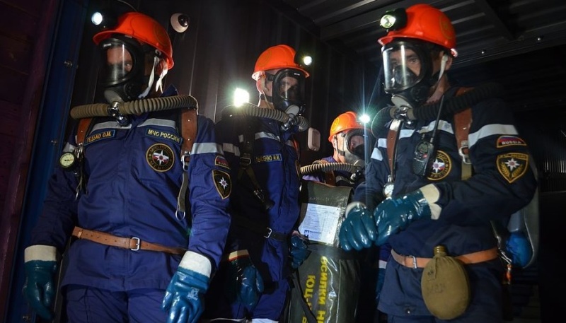 Порядка 4 тыс. горноспасателей МЧС России обеспечивают безопасность шахтерского труда
