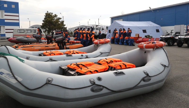 МЧС России контролирует прохождение весеннего половодья по регионам РФ