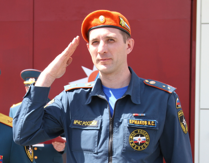 Сотрудник МЧС России отмечен высокой наградой за мужество и самоотверженность