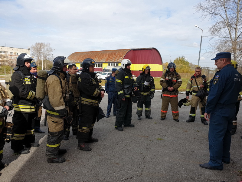 Хабаровские пожарные провели учебный семинар по отработке практических действий звена газодымозащитной службы при пожаре