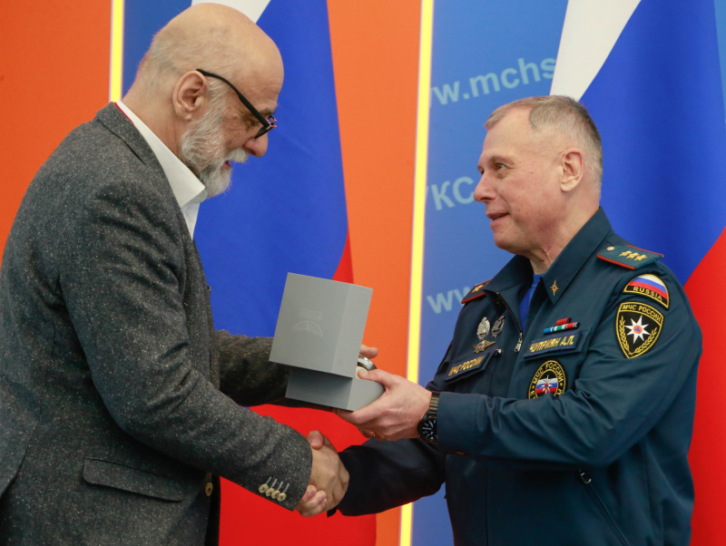 Александр Чуприян наградил проектировщиков и строителей станции метро «Давыдково»