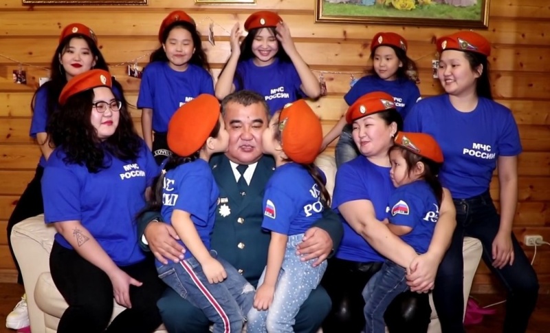 МЧС России поздравляет семьи своих сотрудников с Днем семьи, любви и верности