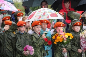 Первый звонок прозвенел в школе с кадетскими  классами МЧС
