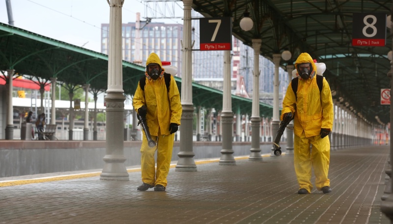 Специалисты Центра «Лидер» МЧС России провели дезинфекцию Белорусского вокзала в Москве